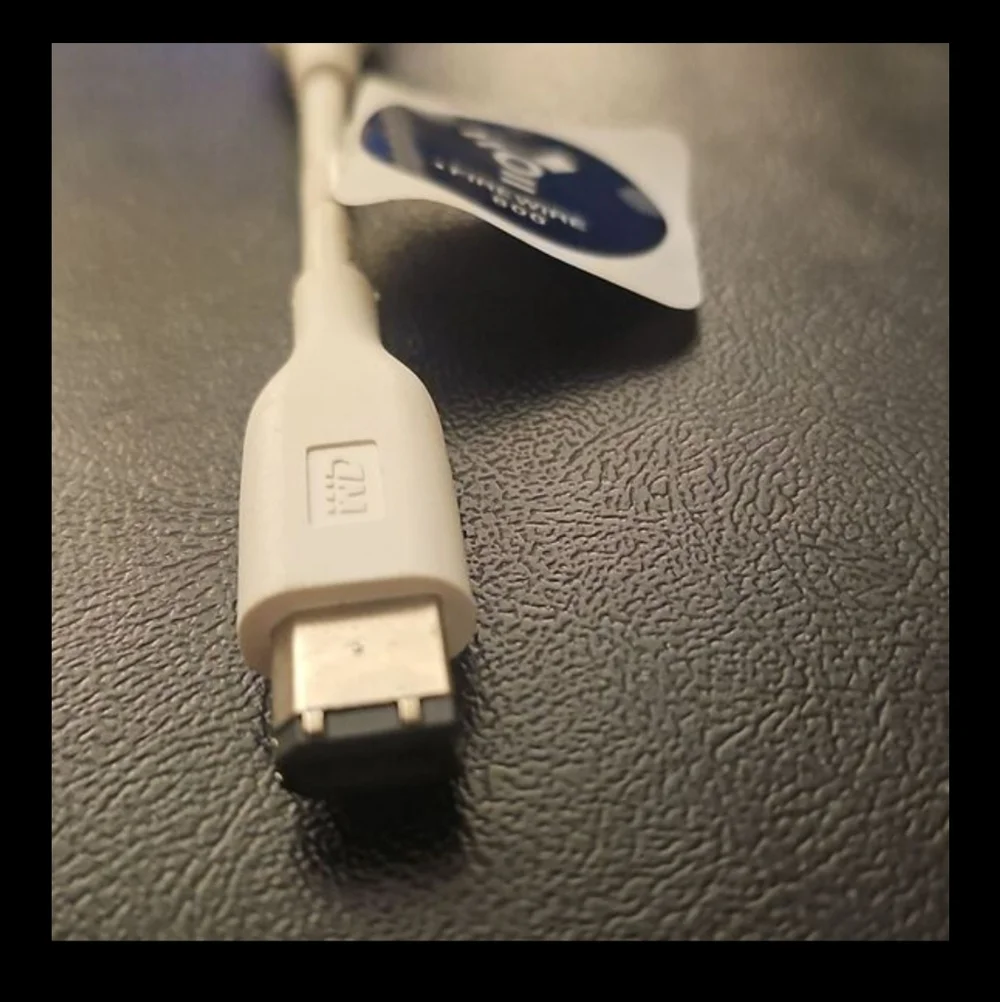 Bundle SD Iphon Ipad SD Card Reader Type C & White FireWire 800 Adapter Cable